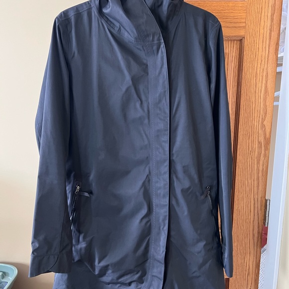 Lululemon savasana waterproof jacket sz 10 - Picture 1 of 2